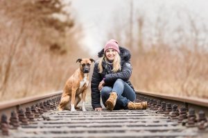 Staffordshire Terrier, Labador, Mischling, Rudelfotografie, Mensch-Hund-Fotografie - Hundefotografie und Tierfotografie in Potsdam und Berlin - Sophia Zoike Photography